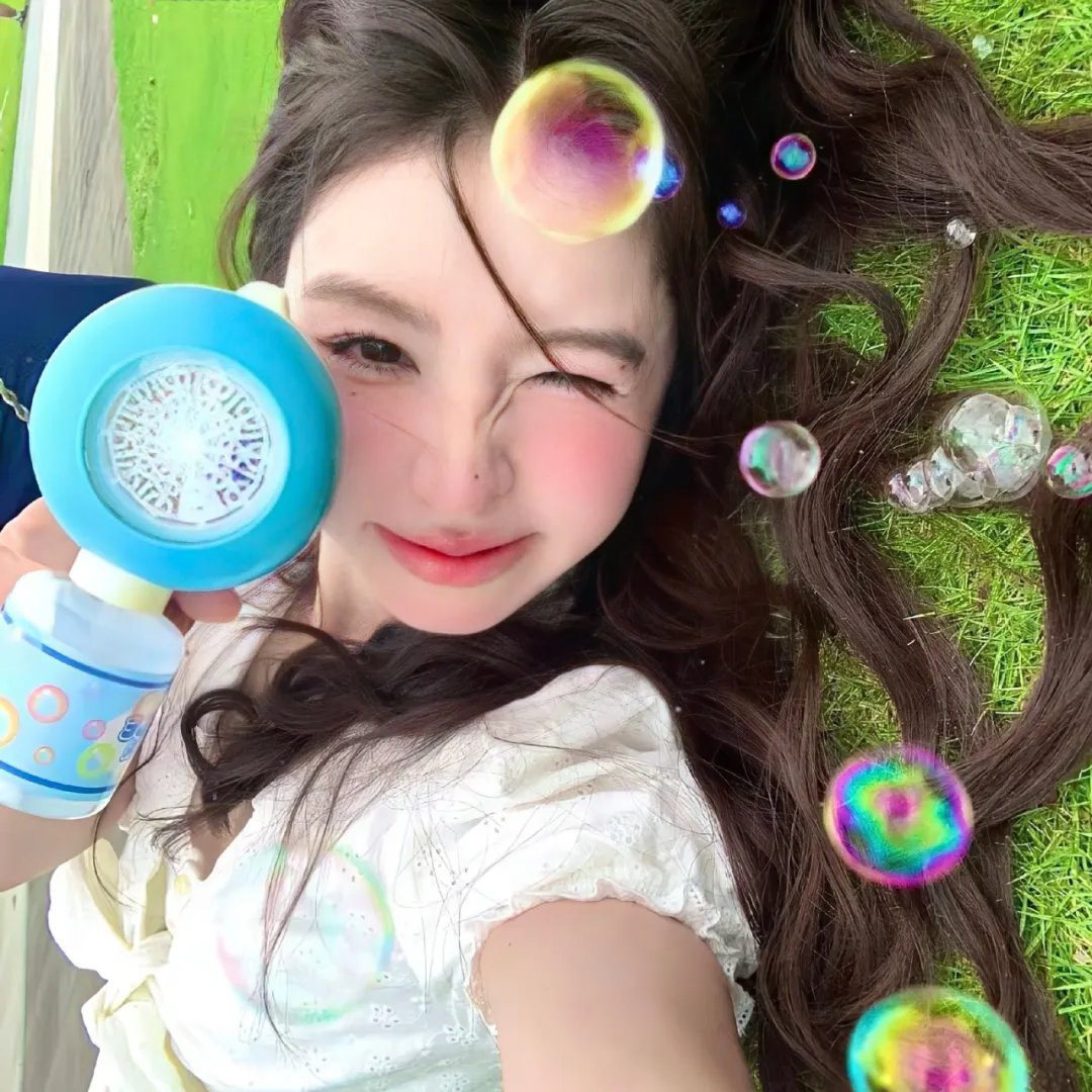 迎风而立的狮子